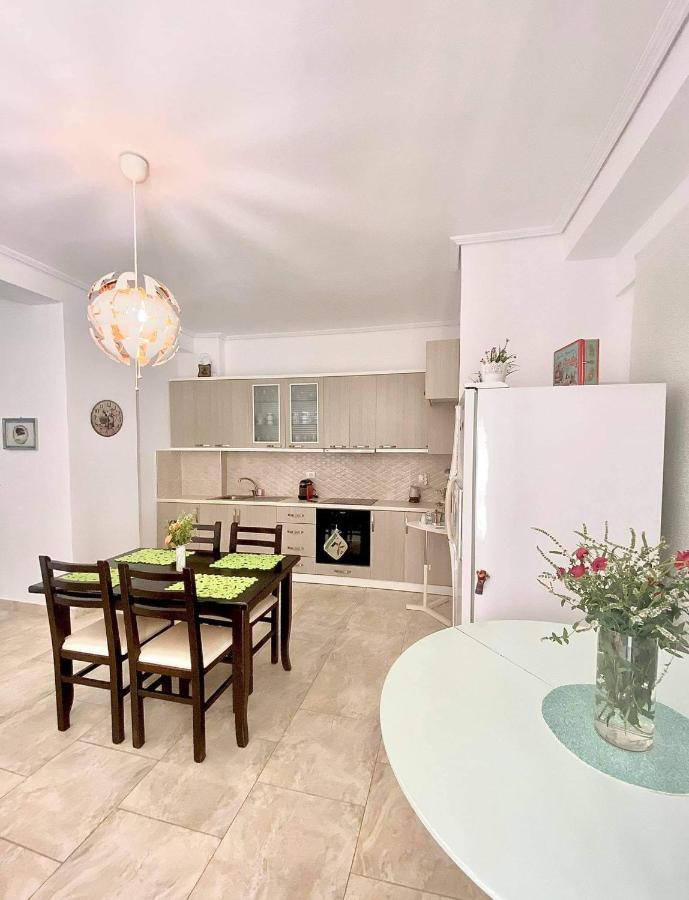 Iraa'S Apartment Sarandë 外观 照片